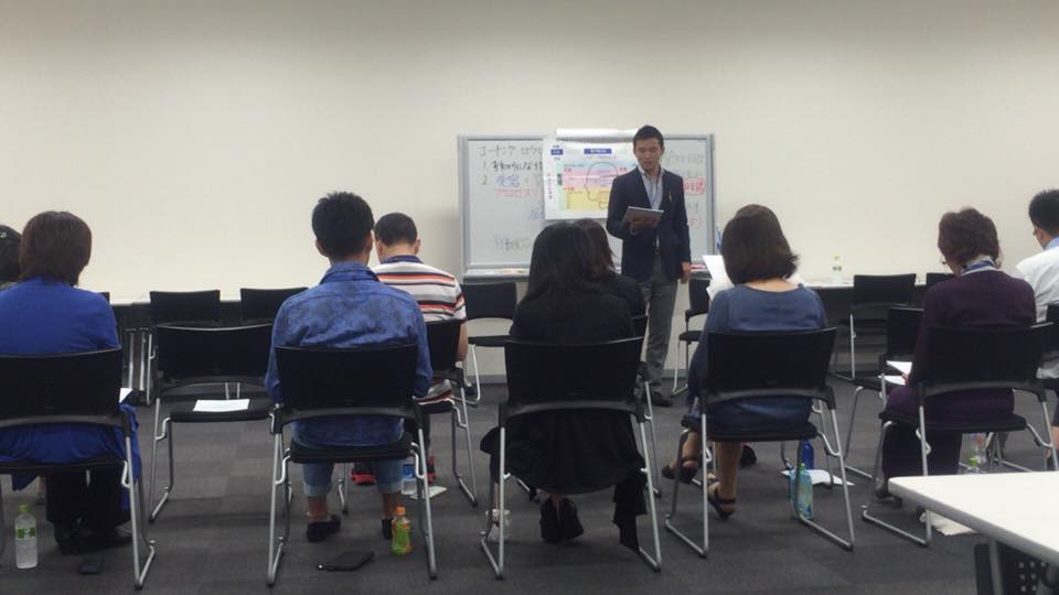 トレーニングの様子 創始者リチャード・バンドラー米国NLP™協会認定の資格取得スクール「日本NLPアカデミー」